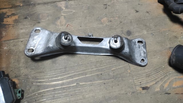 Кріплення кпп 1138578 BMW