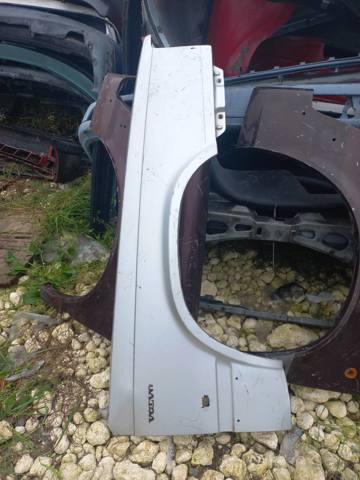 Переднє праве крило 1355060 VOLVO