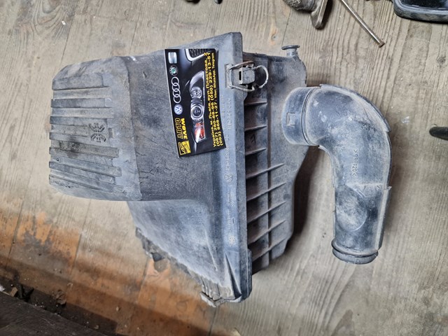 Коробка фільтра Volkswagen Golf 3