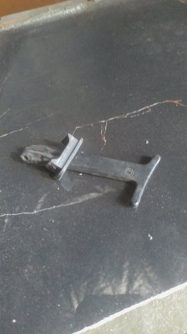 Язичок відкривання капота 1J0823593C VAG