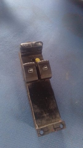 Кнопковий блок керування склопідіймачами передній лівий 1J3959857B VAG