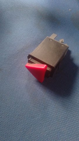 Кнопка аварійки 1U0953235B VAG