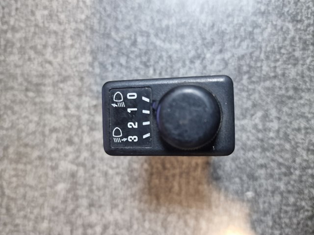 Кнопка коректора фар 2519080N00 NISSAN