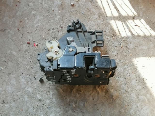 Замок дверей водія Volkswagen Transporter T5