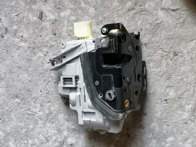 Замок задніх дверей, лівих 3C4839015A VAG