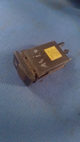 Кнопка обігріву заднього скла 4D0941503 VAG