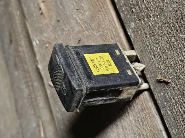 Кнопка вкл.протівотуманних фар 4D0941535 VAG
