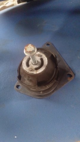 Права опора двигуна 6N0199262H VAG