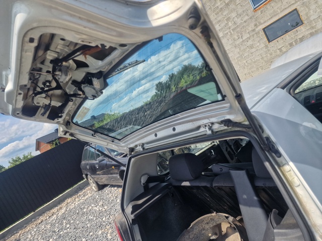 Амортизатор двері багажника 6N0827550A VAG