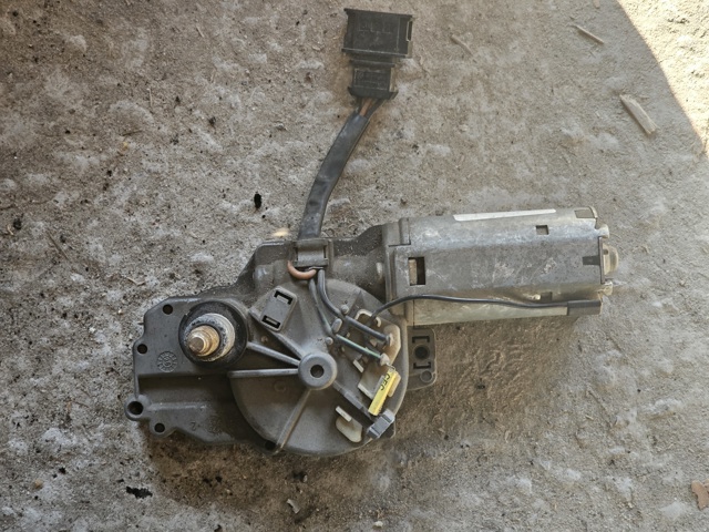 Склоочисник дверей задка 7M0955713 VAG