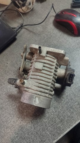 Дросільна заслінка в зборі 90352920 GM