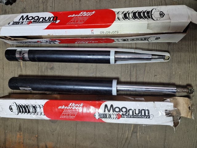 Стійка передня AG0001MT MAGNUM TECHNOLOGY