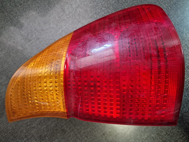 Задній правий зовнішній ліхтар ZBM191405R SIGNEDA