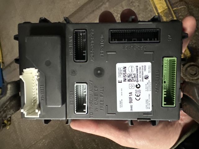 Блок управління комфорту 284B29UF1A NISSAN