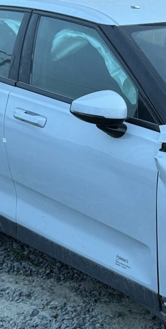 Пасажирські передні двері 32228593 VOLVO