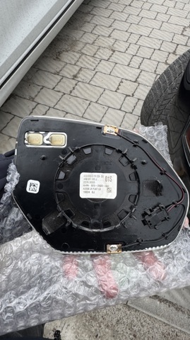 Дзеркальний елемент лівого дзеркала заднього виду 4M8857535J VAG