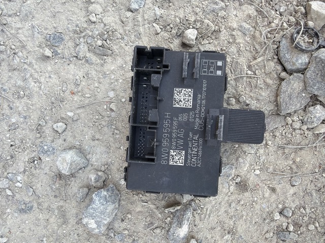 Блок комфорту задніх дверей 8W0959595H VAG
