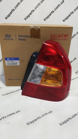 Ліхтар задній правий 9242025020 HYUNDAI