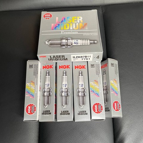 ILZKR7B11 NGK
