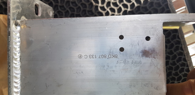 Кронштейн підсилювача переднього бампера 8K0807133C VAG