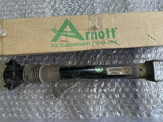 Амортизаційна стійка задня SK2867 ARNOTT