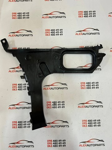 Направляюча заднього бампера, права 4L0807454A VAG