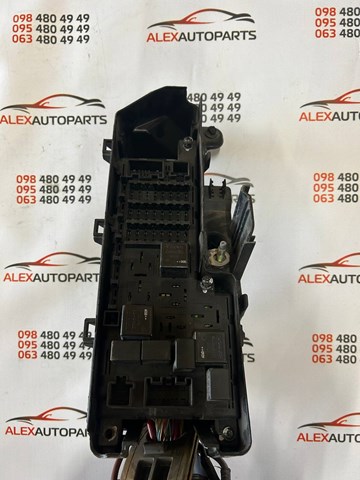 Реле запобіжників 8678449 VOLVO
