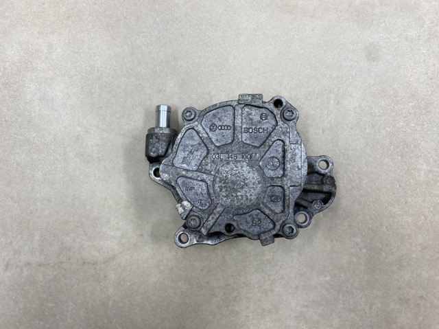 Насос вакуумний 03L145100 VAG