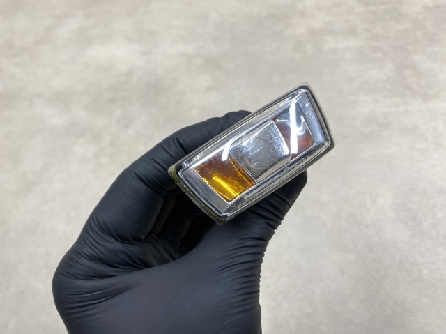 Передній ліхтар покажчика повороту 13228580 GM