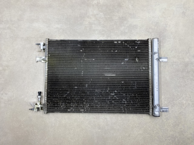 Конденсер 13267648 GM