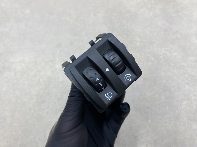 Кнопка коректора фар 251900001R RENAULT