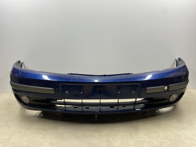 Буфер (бампер) передній 8200008270 RENAULT