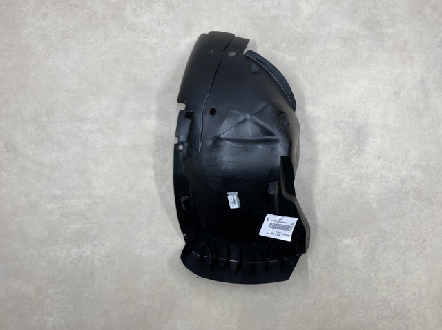 Підкрилок переднього крила, правий передній 8200508348 RENAULT