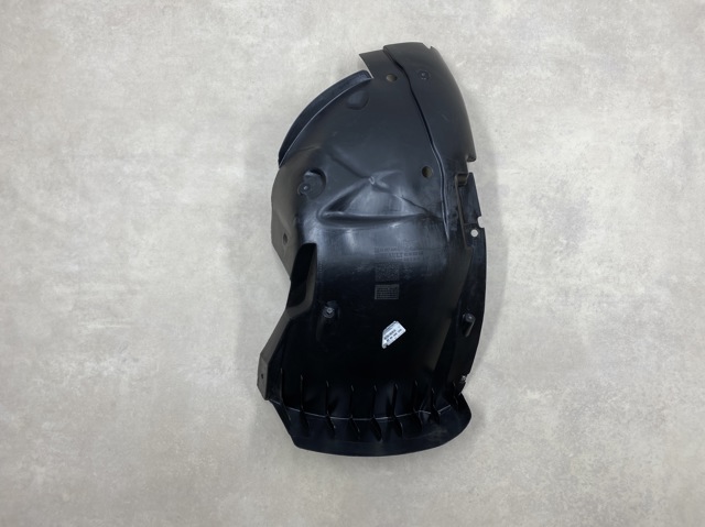 Підкрилок переднього крила, лівий передній 8200508349 RENAULT