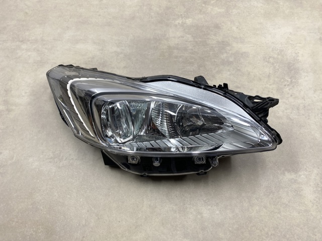 Фара передня права 9678393080 PEUGEOT