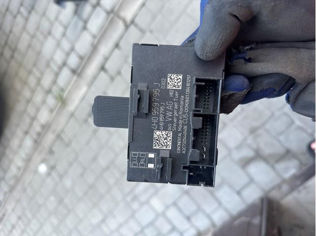 Блок комфорту задніх дверей 4H0959795J PORSCHE