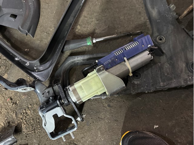 Насос автоматичного закривання задніх 5-х дверей 4L0827852E VAG