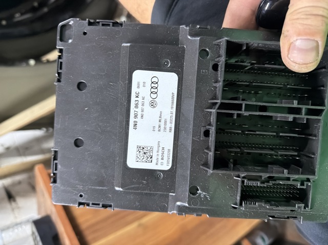 Блок керування сигналами SAM 4N0907063KC VAG