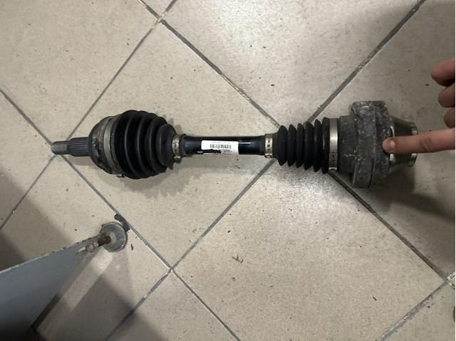 Вісь передня 7P0407271B VAG