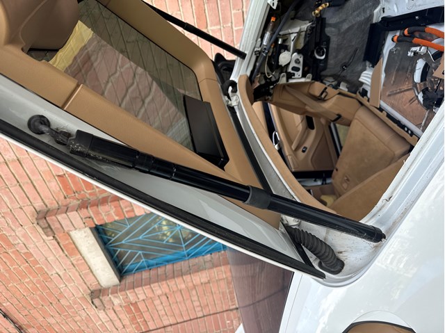 Амортизатор задньої ляди 97051257312 PORSCHE