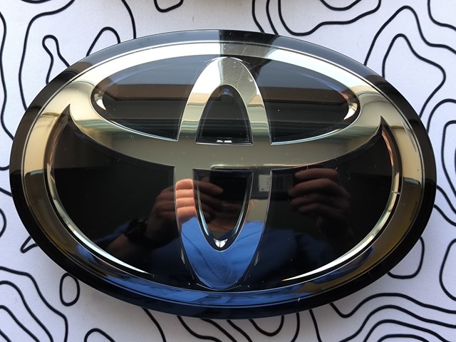 Емблема на решітку радіатора 5314171010 TOYOTA