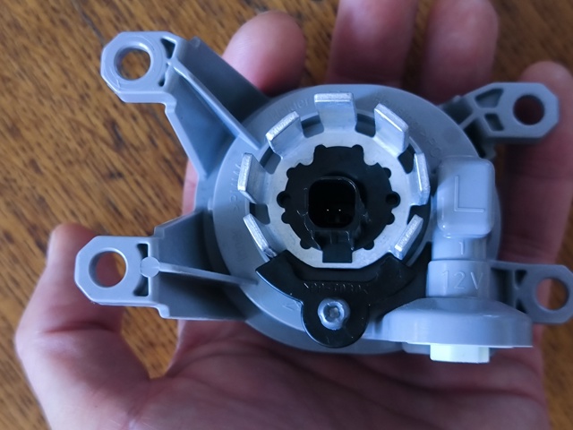 Протитуманка ліва 8122012240 TOYOTA