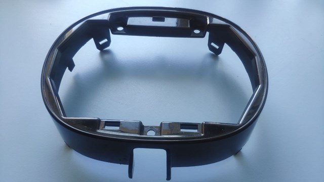 Кронштейн емблеми решітки радіатора KB8D50721 MAZDA