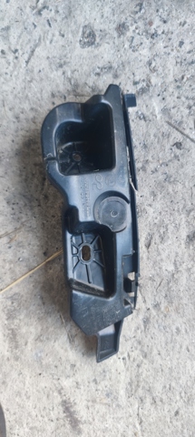 Кронштейн бампера заднього, правий 3V9807394A VAG