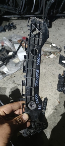 Кронштейн бампера заднього, правий 525750D460 TOYOTA