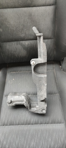 Ущільнювач капота 8R0823732A VAG