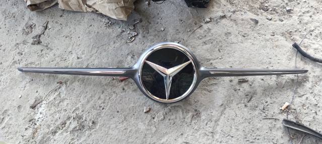 Кронштейн емблеми решітки радіатора A1778880101 MERCEDES