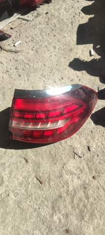 Задній правий зовнішній ліхтар A2139067405 MERCEDES