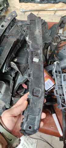 Направляюча заднього бампера, ліва CV4417E851AC FORD