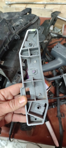 Кріплення бампера FT4B17D959AC FORD
